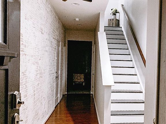2nd image of 111 Nandina Ln