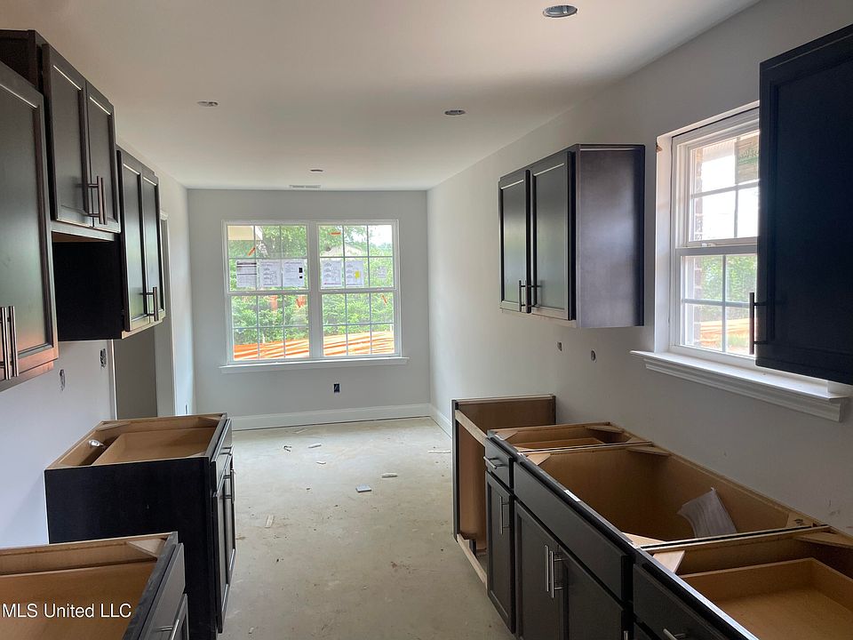 2nd image of 1698 Cambria Dr