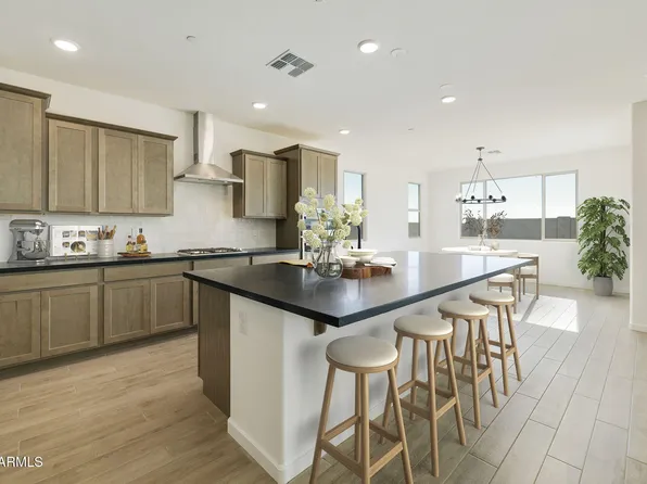 15691 W MERCER Lane, Surprise, AZ 85379