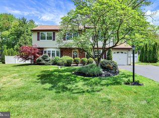 300 Emerald Dr, Yardley, PA 19067
