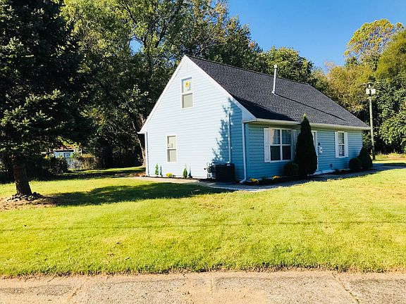 5th image of 216 N Dennis Dr