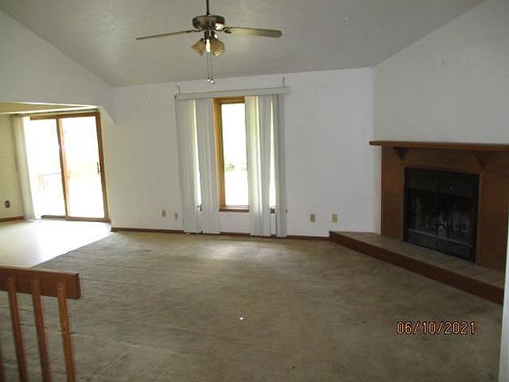 3rd image of 1026 Bunting Dr