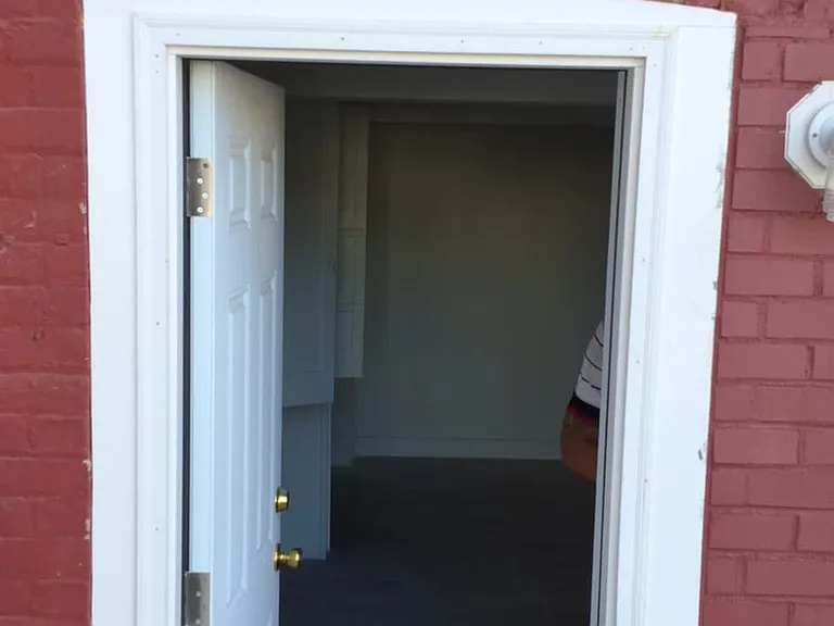 15 Roberts St #BASEMENT — Photo 3