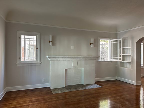 3rd image of 423 N Orange Grove Ave