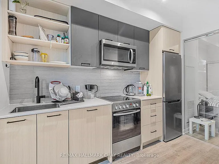 2300 Saint Clair Ave W #110 — Photo 19