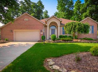 2211 Point Wood Rd, Fort Wayne, IN 46818