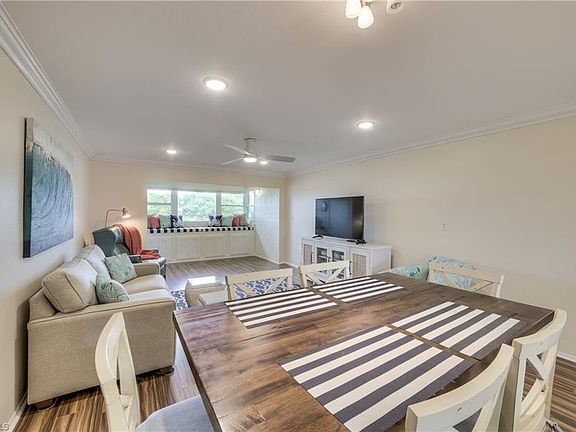 5th image of 6102 Augusta Dr APT 310