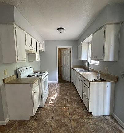 3rd image of 105 Cockerham St APT A