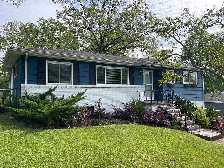 1341 Cloverdale Cir — Photo 1