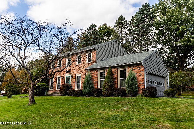 3rd image of 433 Lincoln Drive
