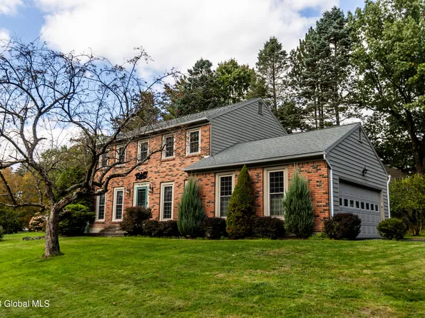 433 Lincoln Drive, Guilderland, NY 12084