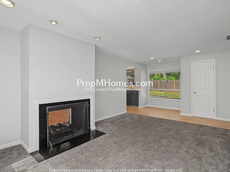 11908 SE 56th Ave — Photo 8