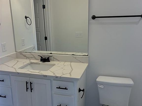 5th image of 606 Crowder Ct