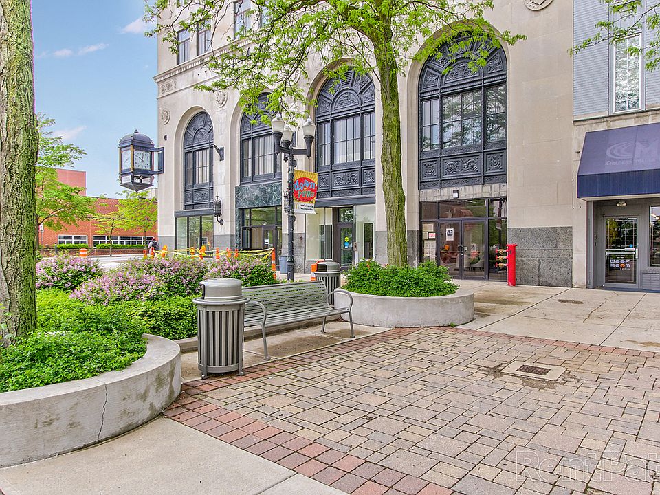 43 Town Square