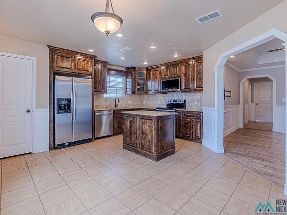 5th image of 700 Almond Tree Ln