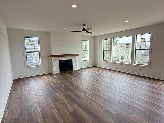 2nd image of 3232 Bergamot DRIVE #Lt89