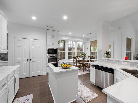 5th image of 55 Terraglen Dr