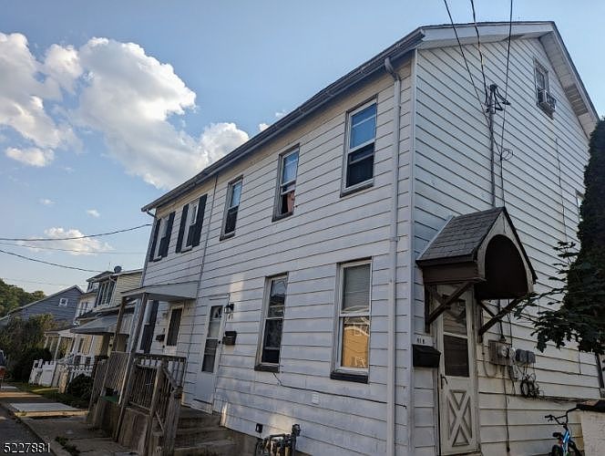 2nd image of 41 Rose St #1