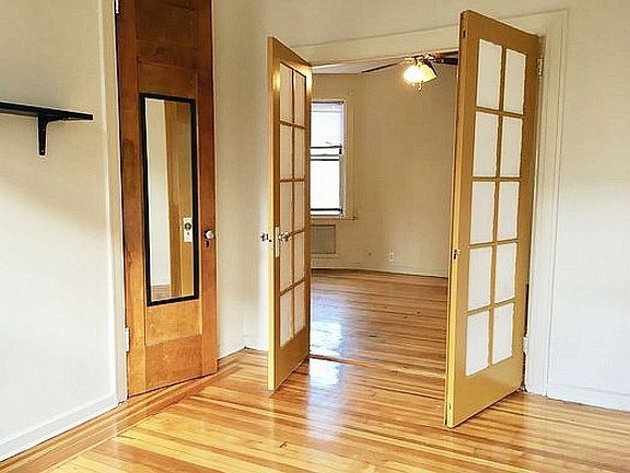4th image of 3115 34th St APT 3A