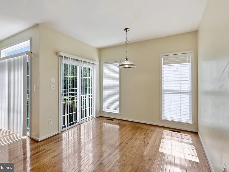 24652 Siltstone Sq — Photo 5