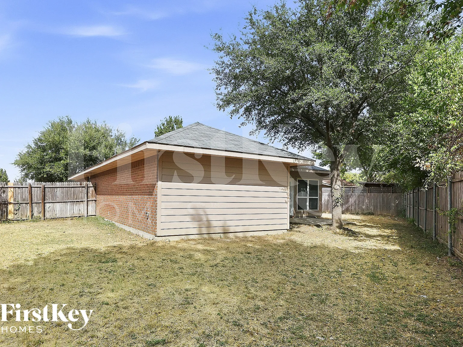 3 bed, 2.0 bath, 1804 sqft, $2,070 — Photo 3