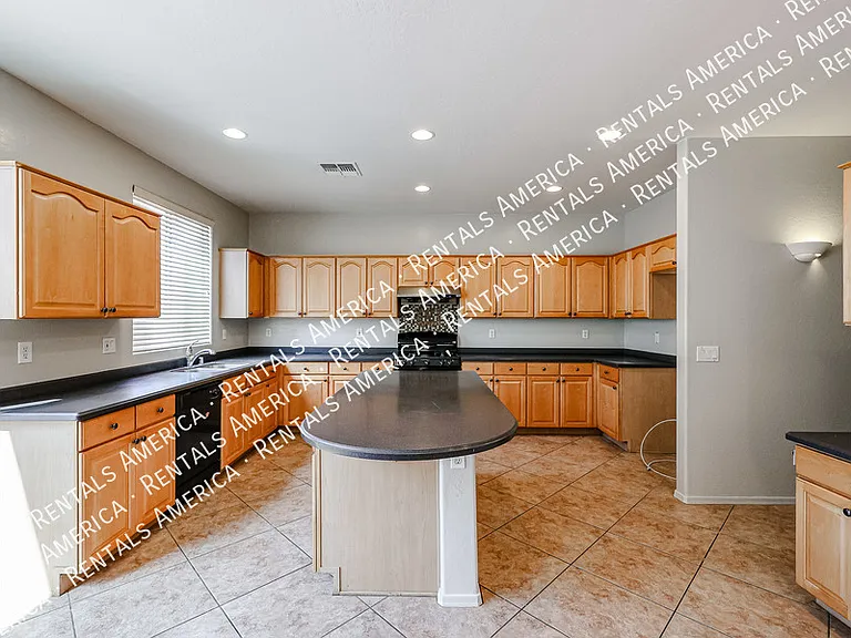 1155 E Winchester Pl — Photo 20