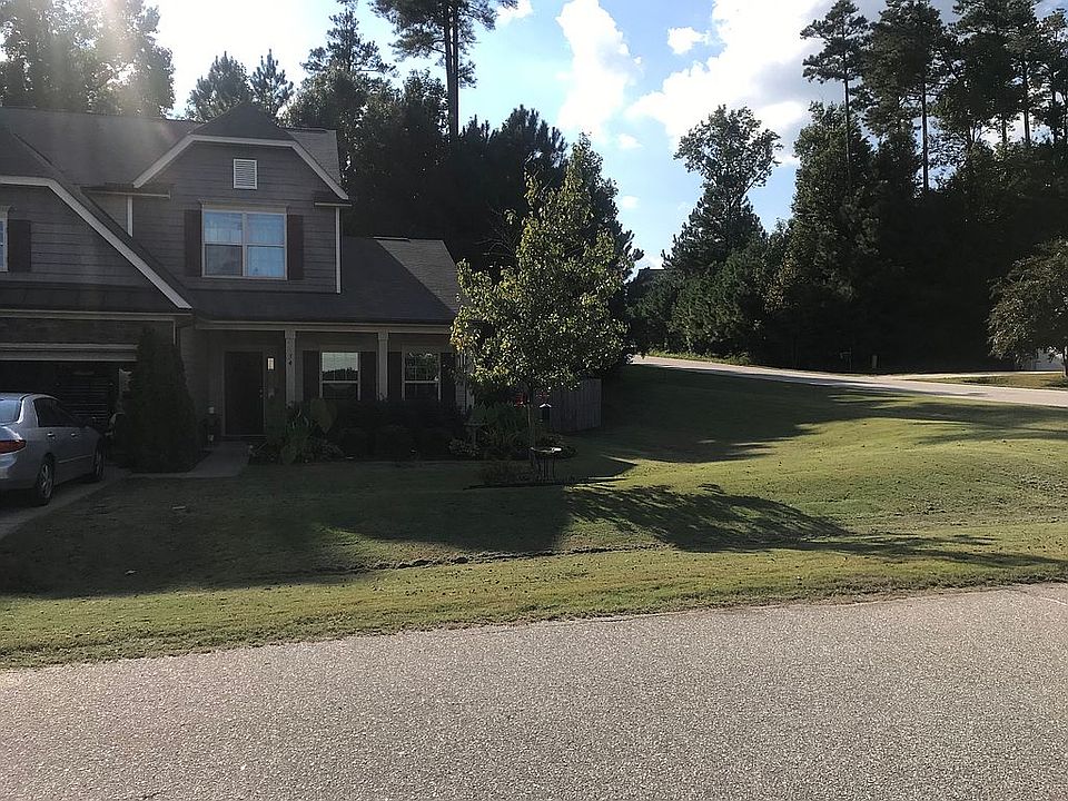 2nd image of 14 Hemlock Green Ln