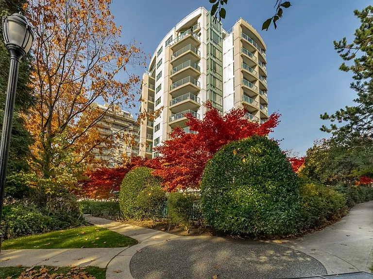 150 Keith Rd E — Photo 4