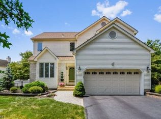 4 Sweney Ct, Hillsborough, NJ 08844