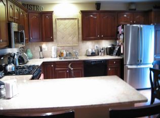 427 Green Mountain Rd, Mahwah, NJ 07430