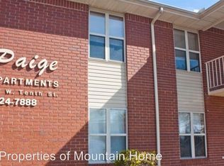 101 W 10th St APT 2, Mountain Home, AR 72653