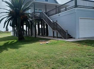844 East Rd, Crystal Beach, TX 77650