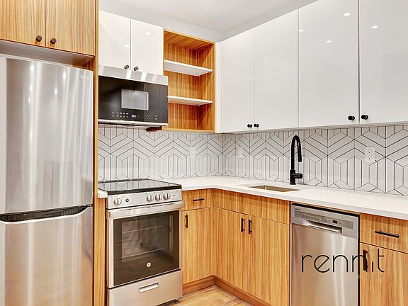 5th image of 770 Lexington Ave #4R