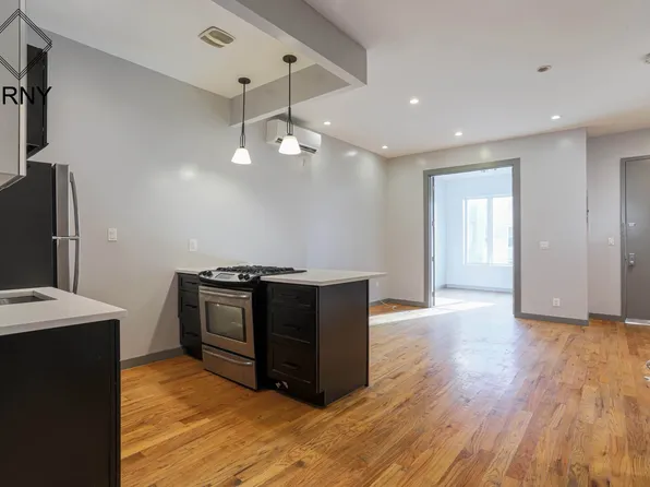 1101 Halsey Street image 20 of 26