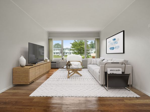 Taunton Gardens | 26 Winslow Dr, Taunton, MA