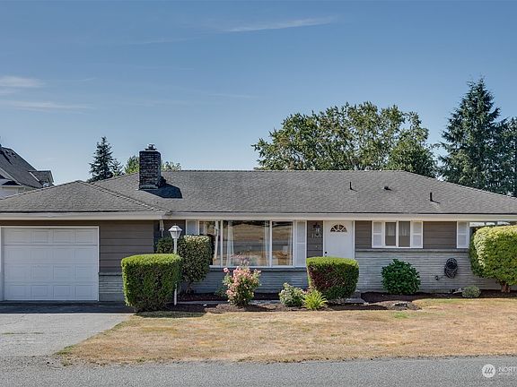 2nd image of 1306 Pine Avenue