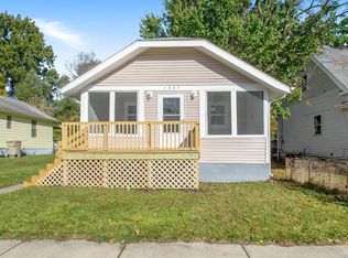 1227 Queen St, South Bend, IN 46616