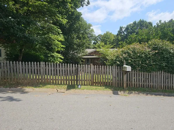 527 Ginkgo Dr, Clarksville, TN 37042