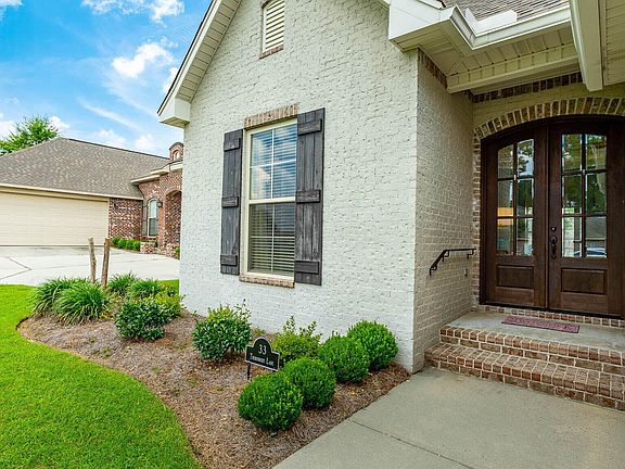 5th image of 33 Thornbury Ln