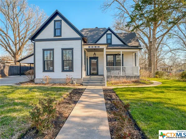 1415 N Ave E, Shiner, TX 77984