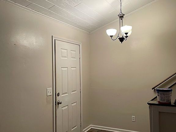 3rd image of 124 Sunset Ln