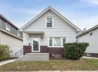 2577 S Burrell St, Milwaukee, WI 53207