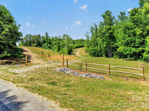 272 Randolph Dr, Marion, NC 28752