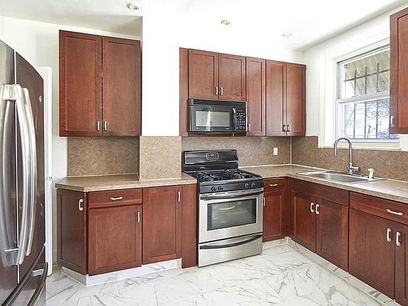 4th image of 1548 Schenectady Ave