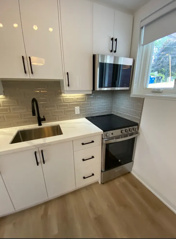 2520 Bloor St W - 23 — Photo 4