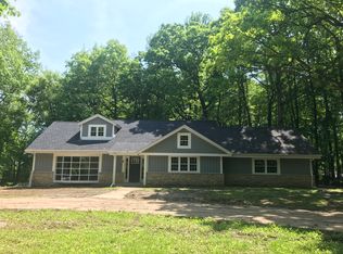990 Kings Rd, Hartford, WI 53027