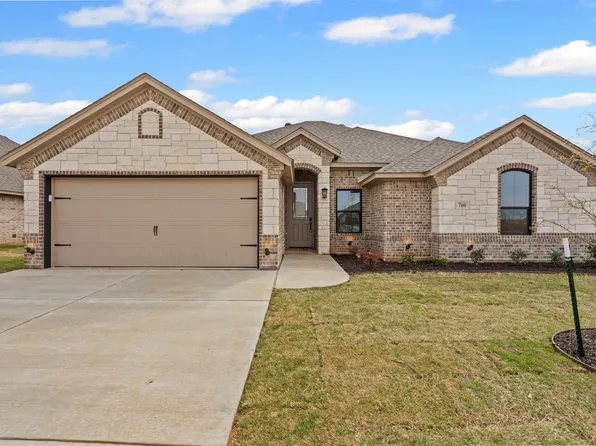 700 Jameson St, Springtown, TX 76082