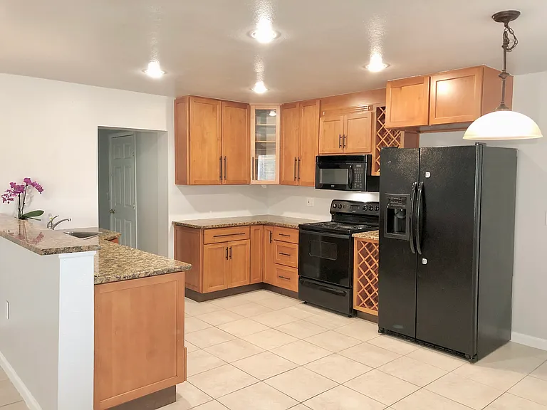 21451 Olean Blvd — Photo 5