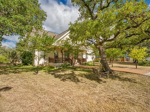 2nd image of 702 Liveoak Dr
