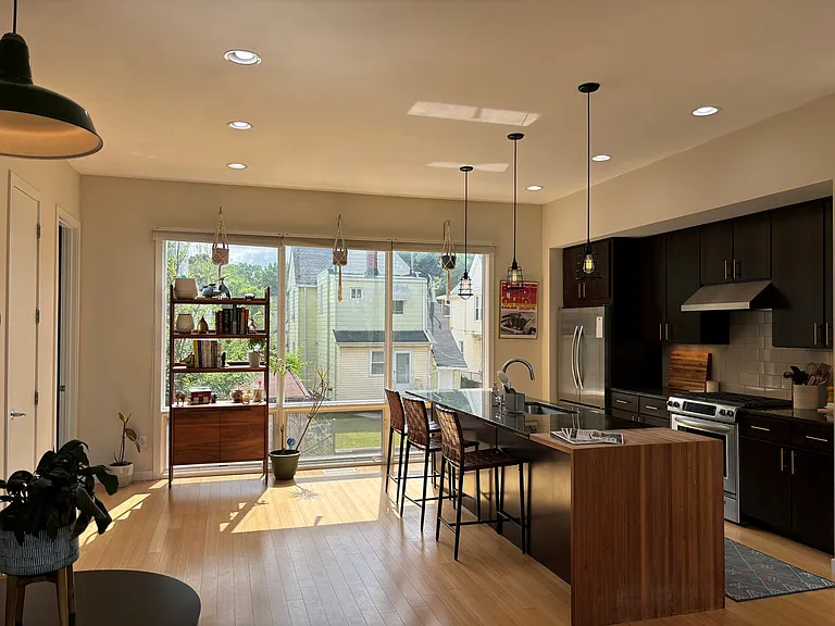 1901 E 119th St #20B — Photo 5